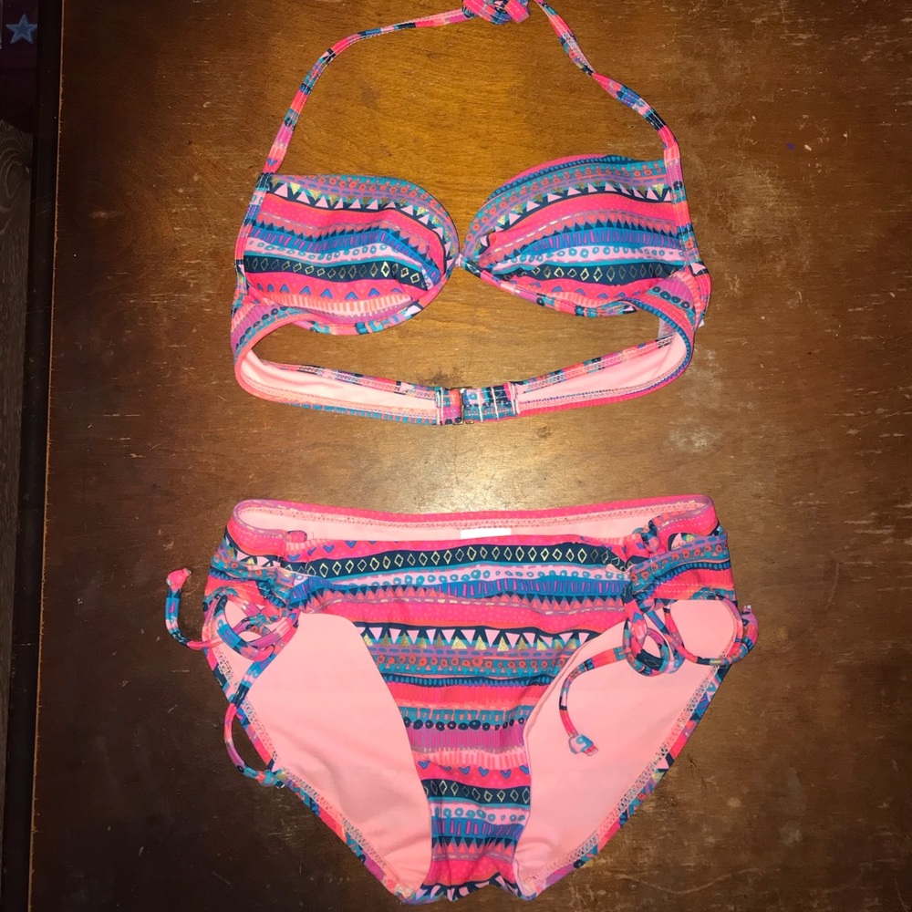 Woman’s “xhilaration” 2 piece swimsuit